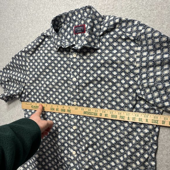 Untuckit Shirt Mens Medium Blue Floral Button Up 100% Cotton Pattern Short Sleev - Picture 2 of 7